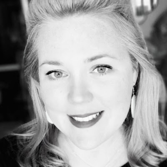 Meet your Posher, Jennifer - Picture 1 of 1